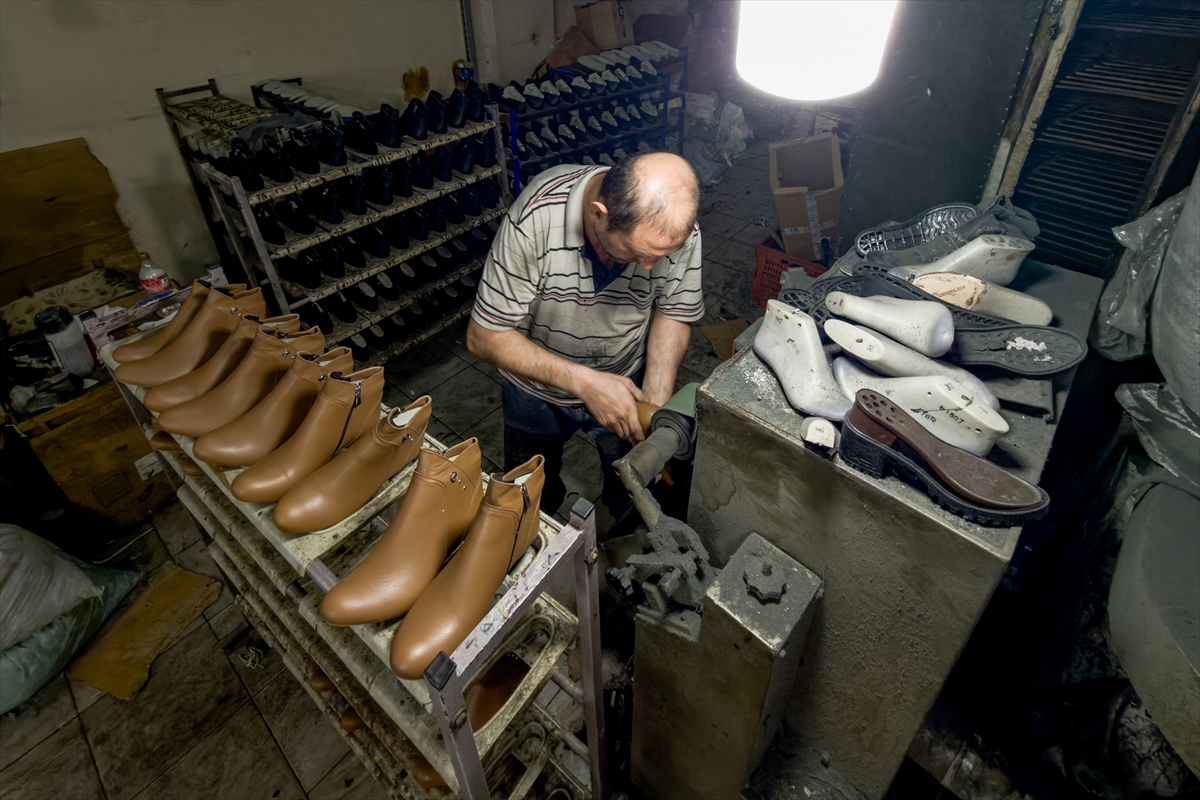 Dede mirası ayakkabıcılığı e-ticarete taşıyarak ayakta tuttu