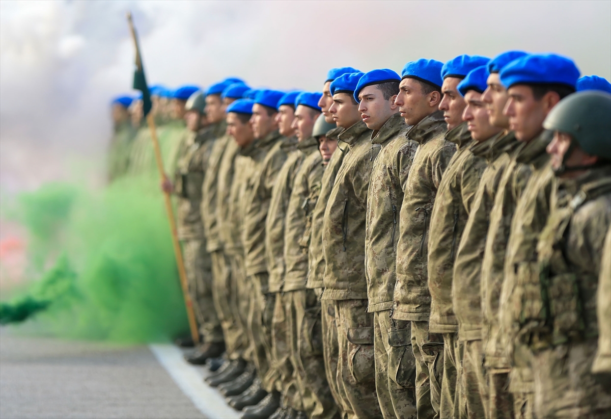 Eğitimini tamamlayan 3 bin 559 acemi er ant içti