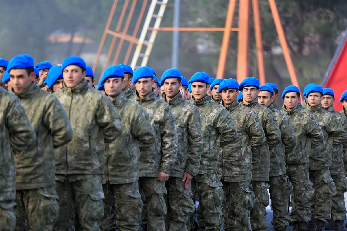 Eğitimini tamamlayan 3 bin 559 acemi er ant içti