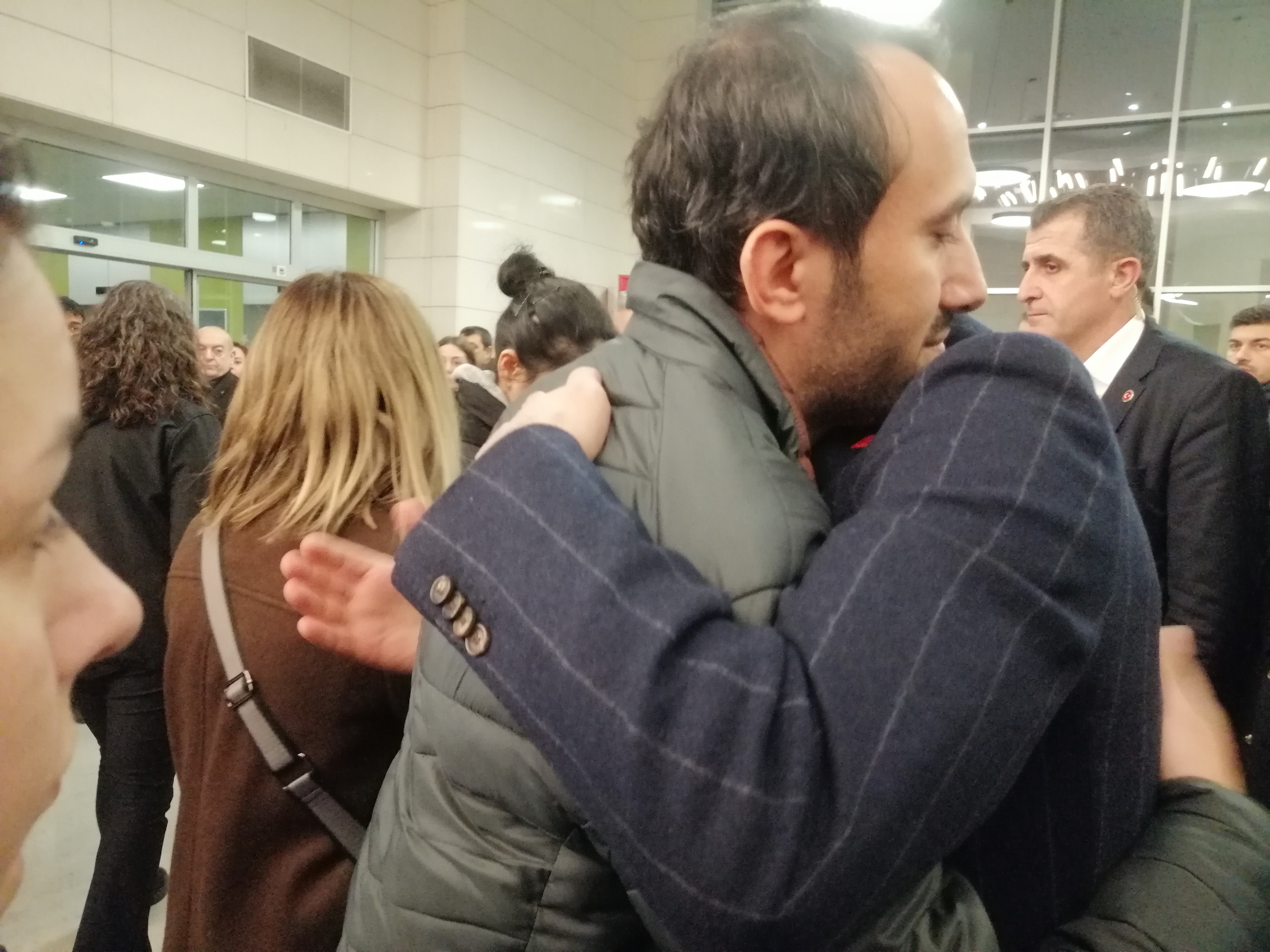 Özgür Özel, Durbay'ın hayatını kaybettiği hastanede