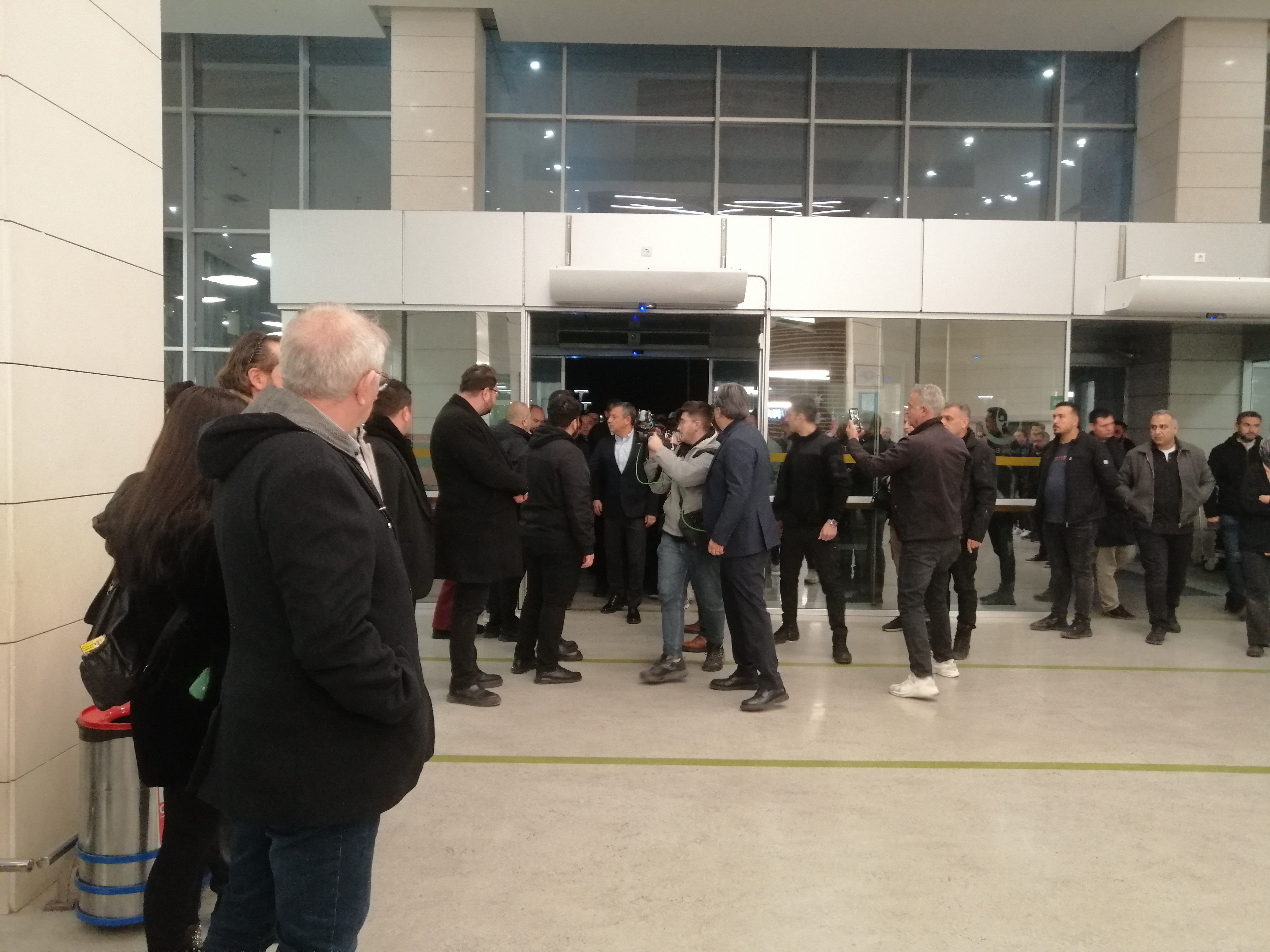 Özgür Özel, Durbay'ın hayatını kaybettiği hastanede