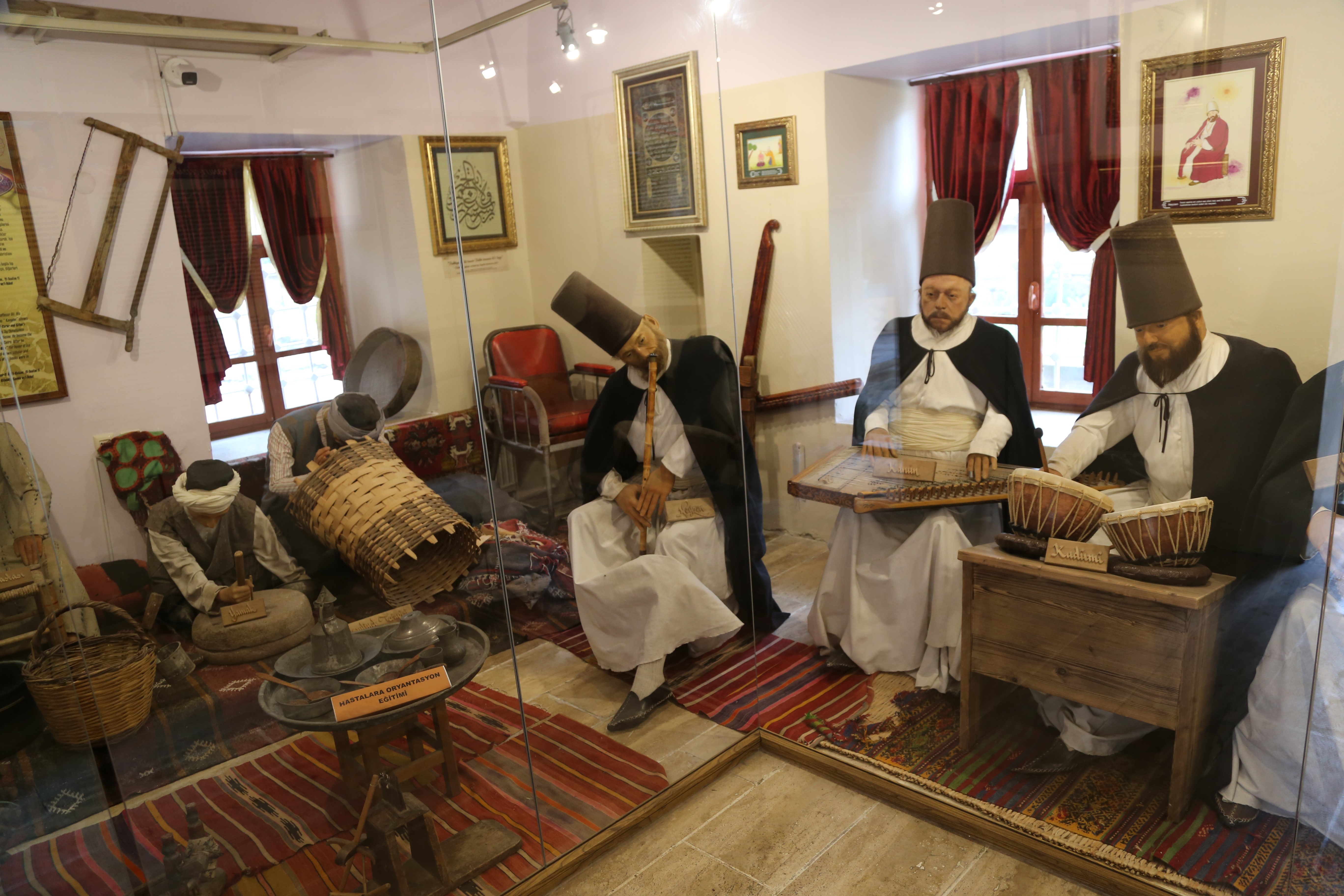 İzmirli Fotoğrafçılar Objektifini Manisa'ya Çevirdi