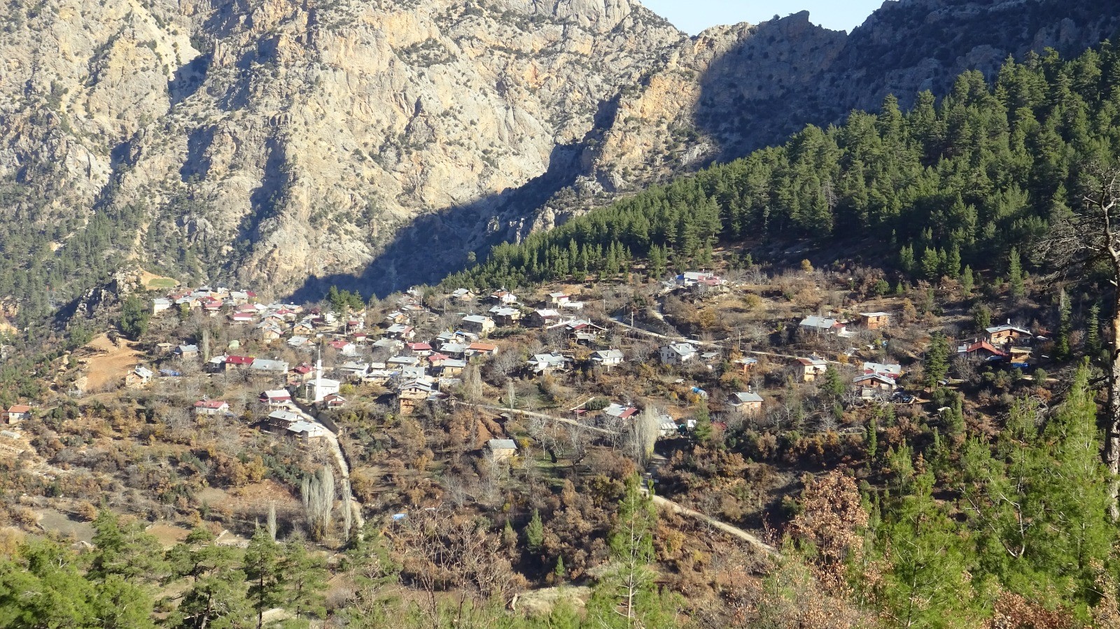 O köy günde sadece 3 saat güneş görüyor