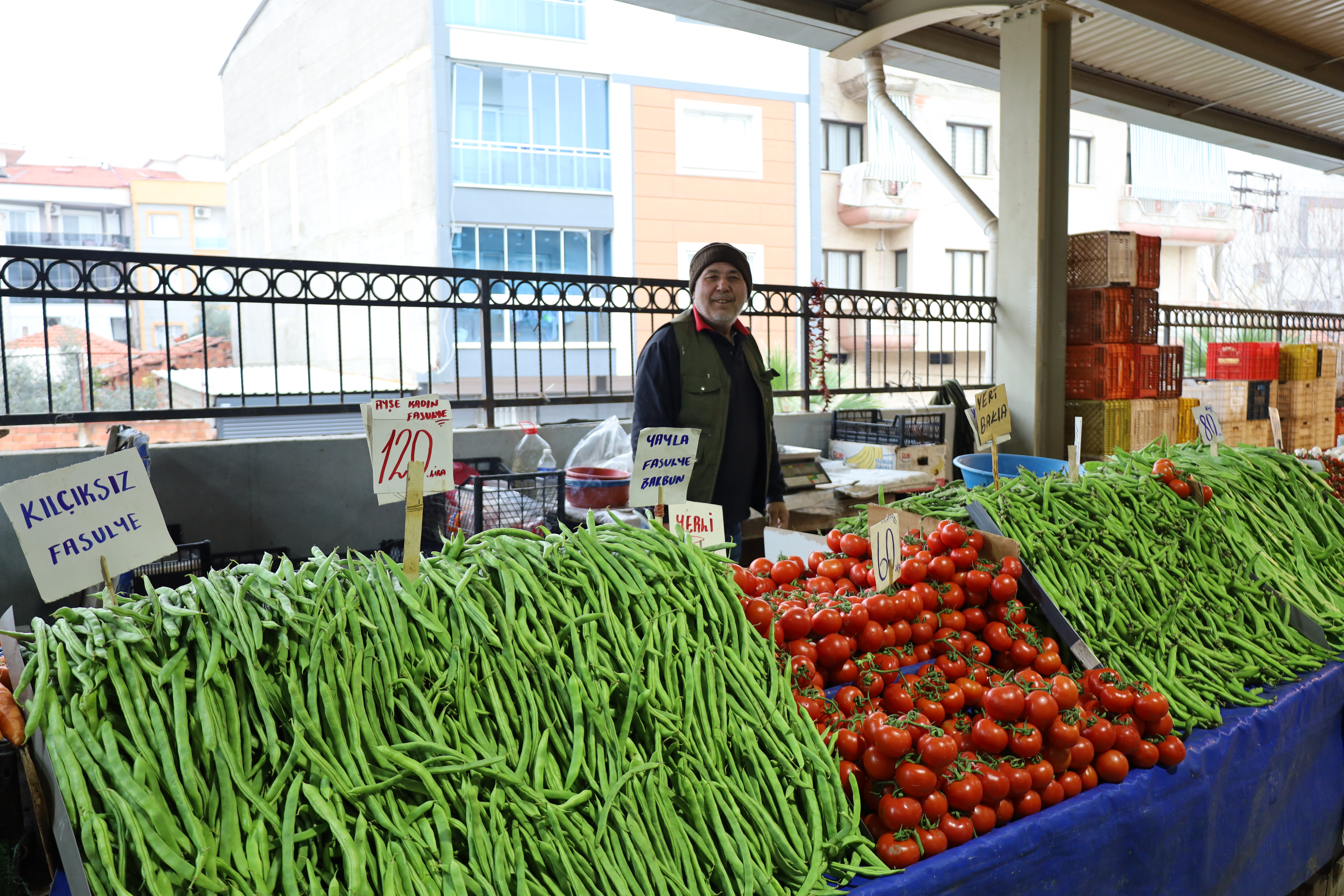 Turgutlu’da Cuma Pazarı’ndaki Güncel Fiyatlar