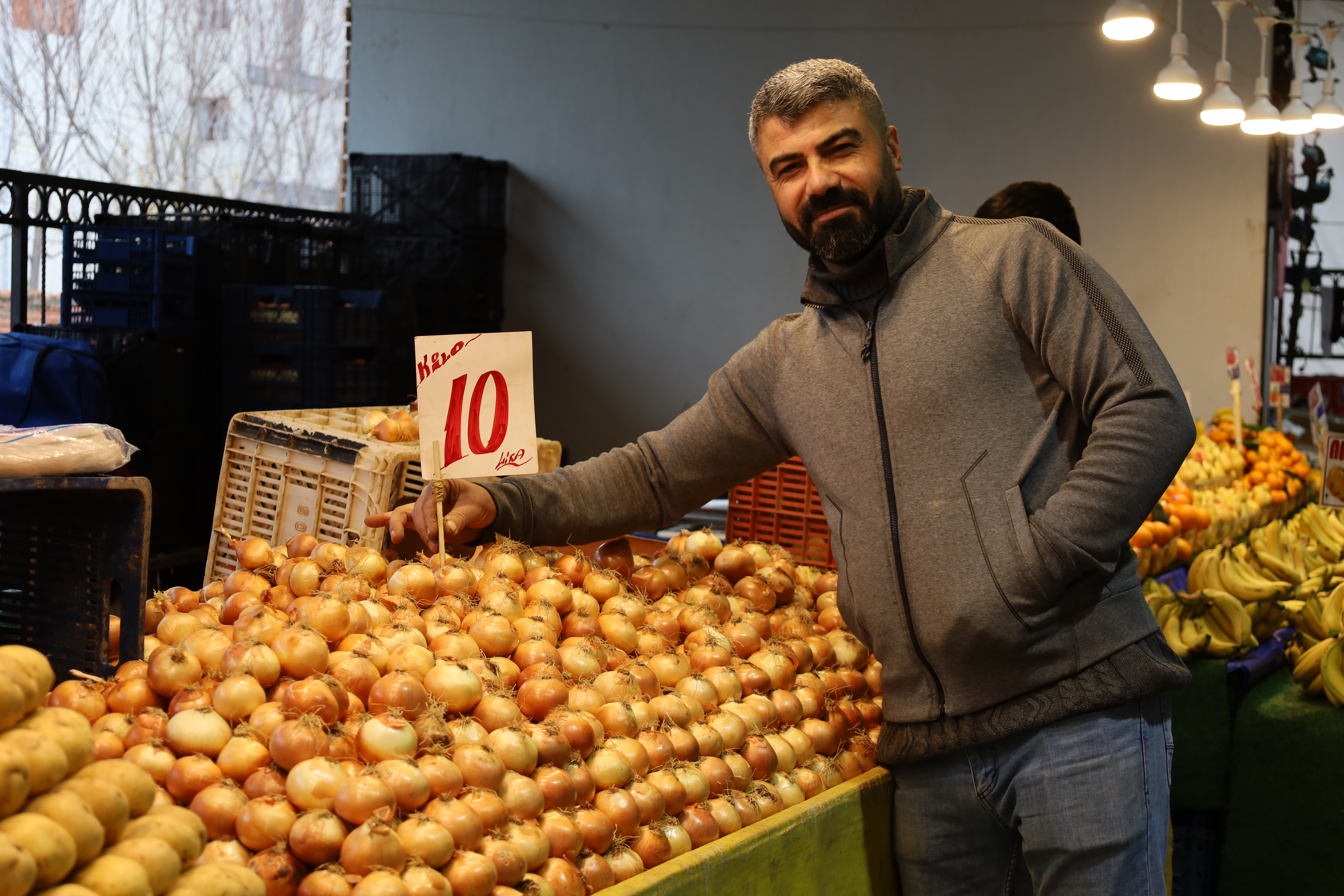 Turgutlu’da Cuma Pazarı’ndaki Güncel Fiyatlar