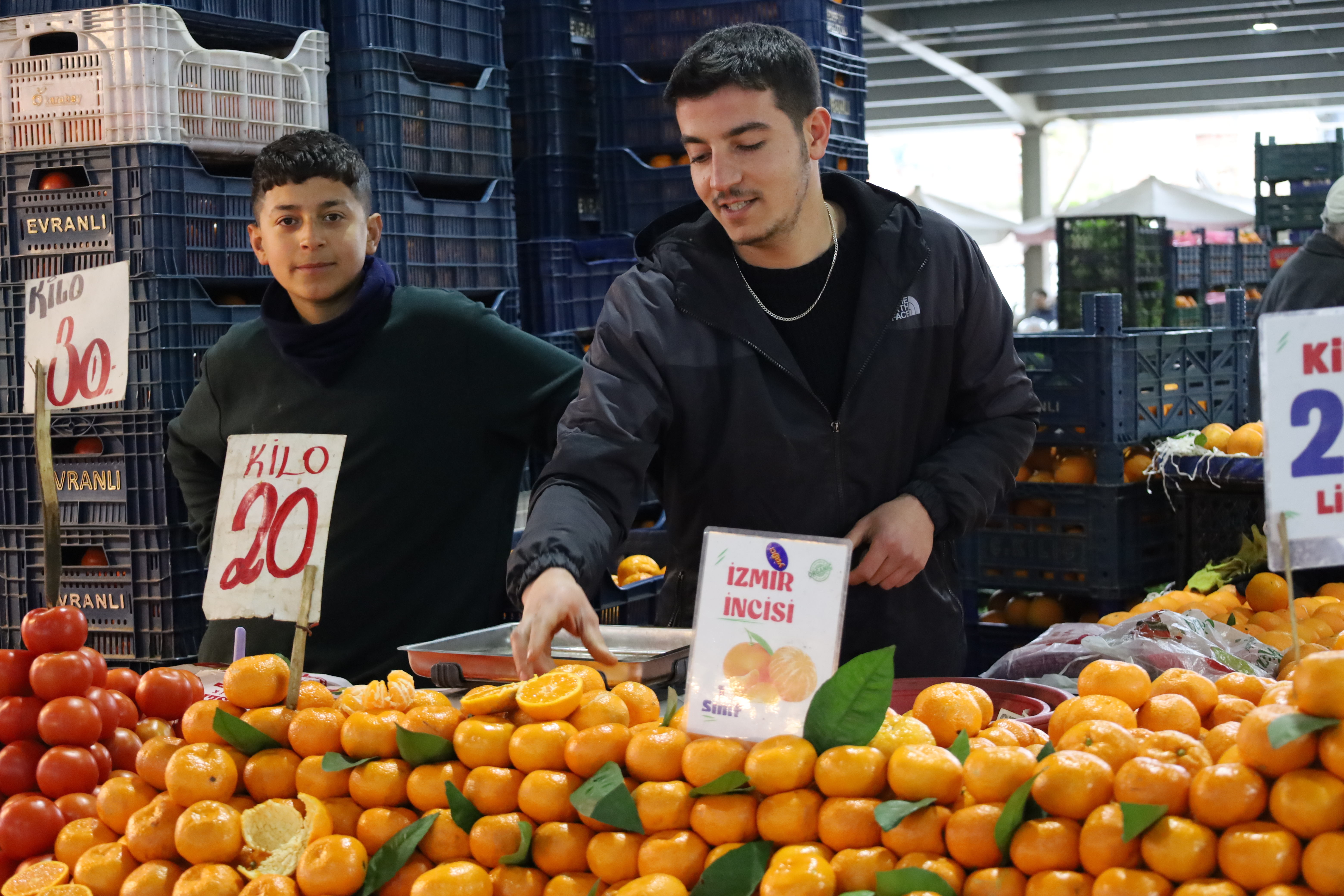 Turgutlu’da Cuma Pazarı’ndaki Güncel Fiyatlar