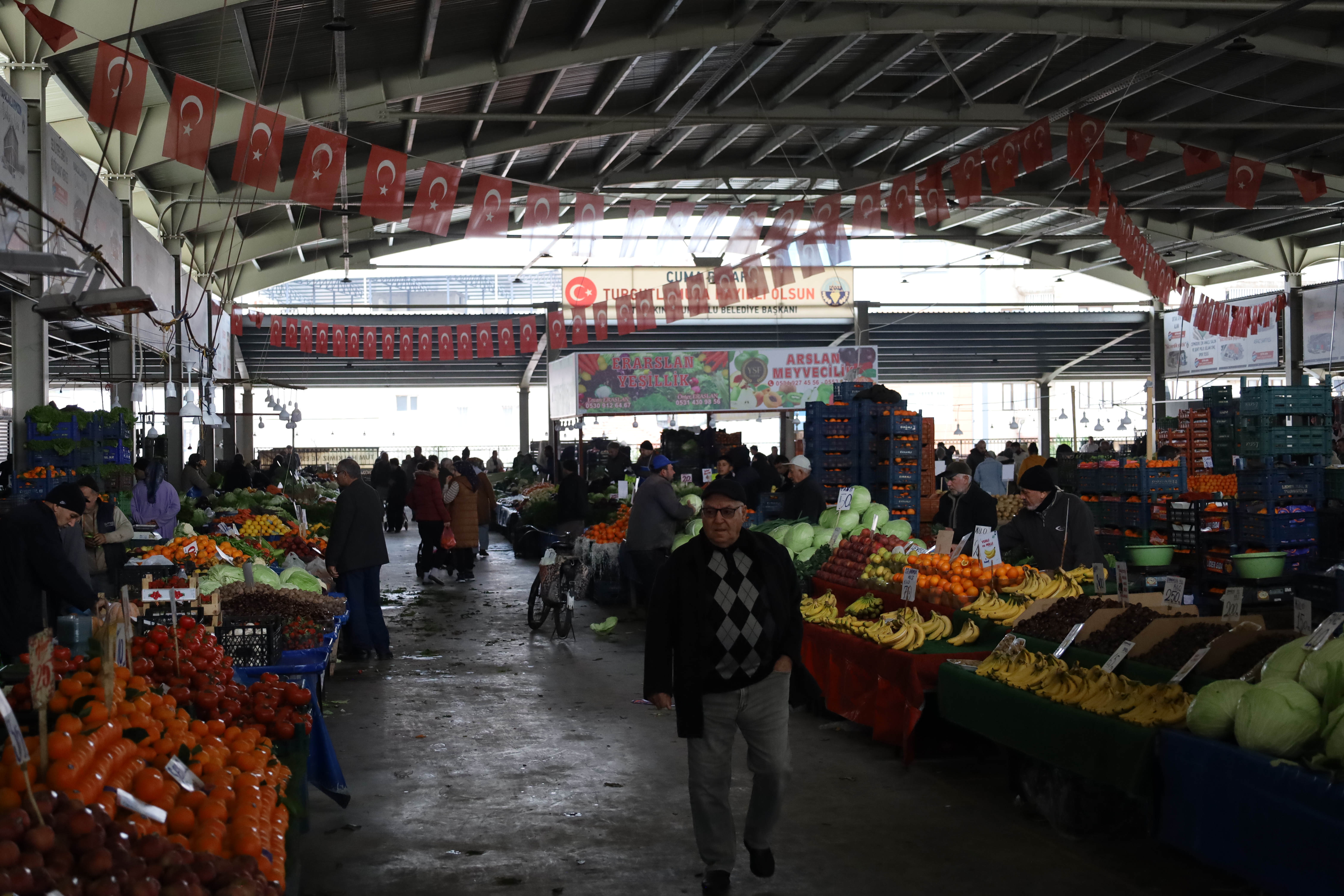 Turgutlu’da Cuma Pazarı’ndaki Güncel Fiyatlar