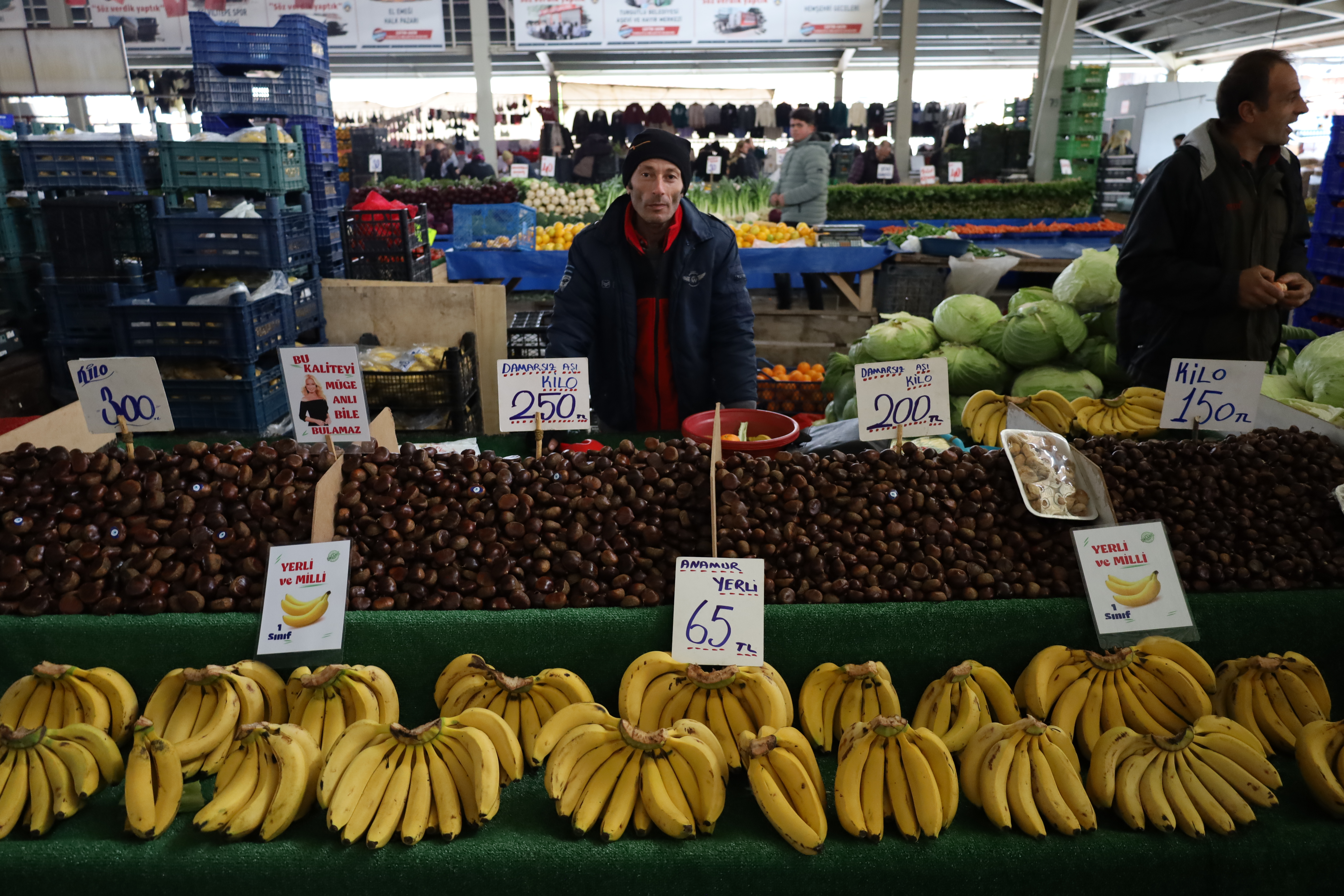 Turgutlu’da Cuma Pazarı’ndaki Güncel Fiyatlar