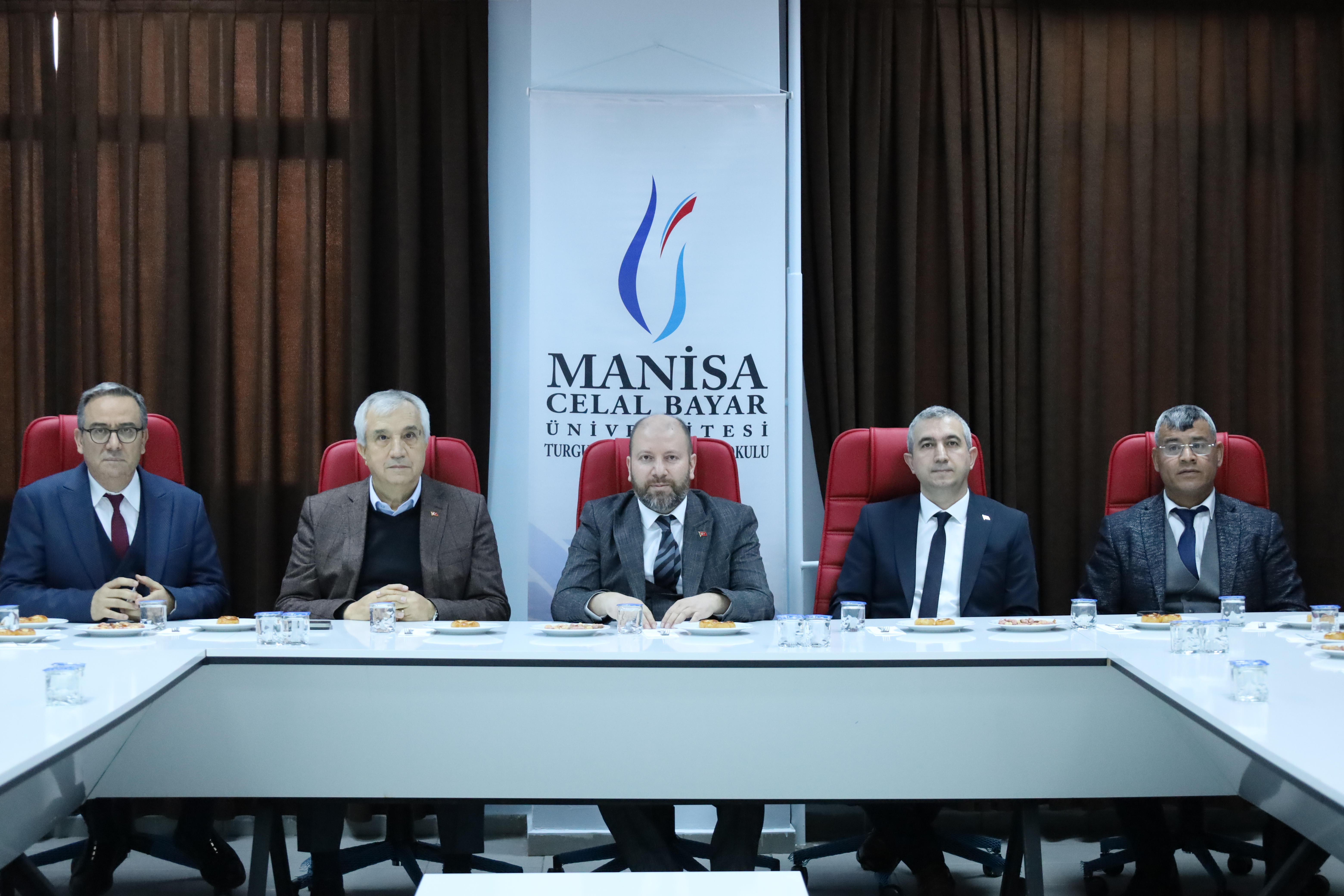 Turgutlu MYO’da Endüstri Danışma Kurulu Toplantısı Gerçekleştirildi