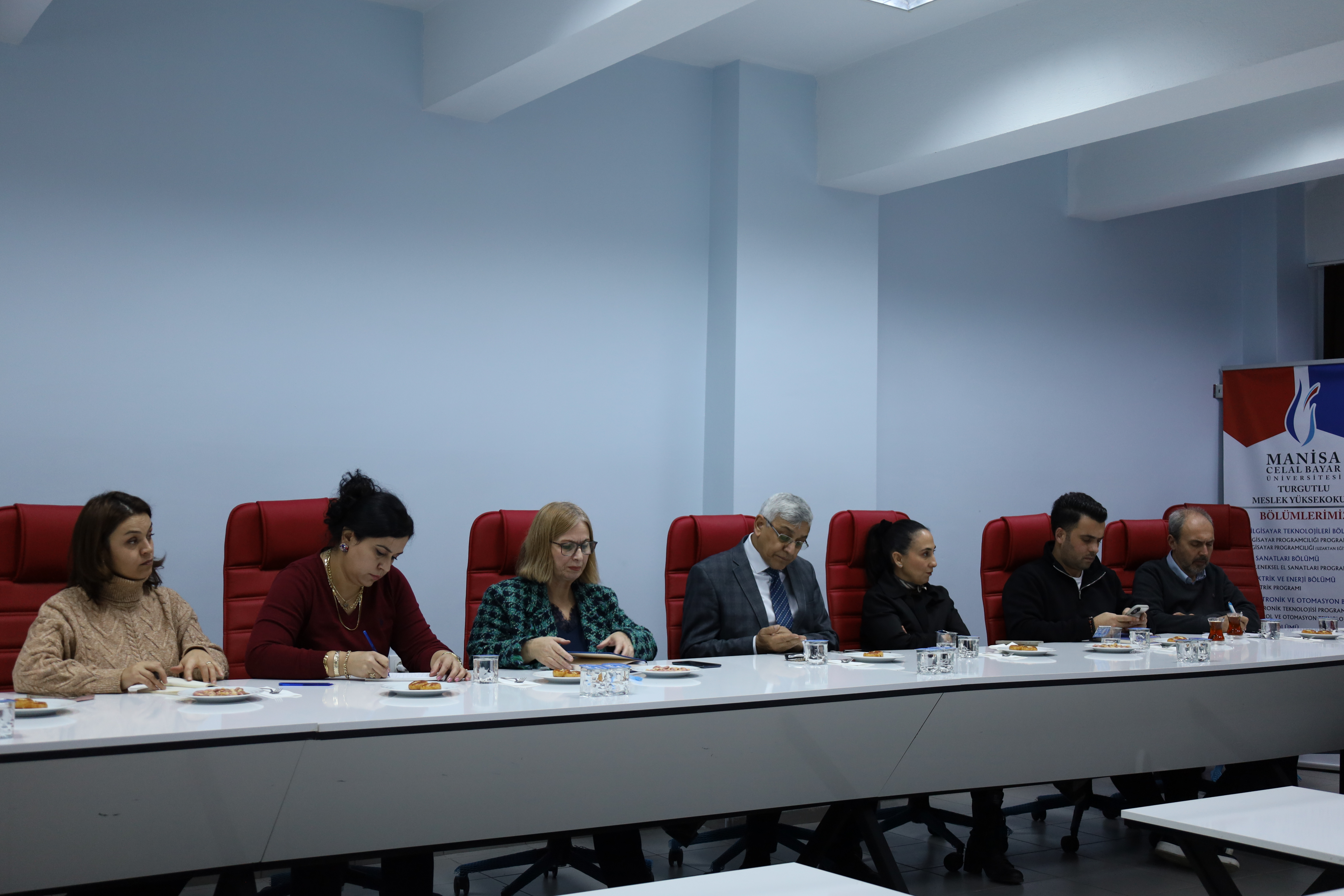 Turgutlu MYO’da Endüstri Danışma Kurulu Toplantısı Gerçekleştirildi