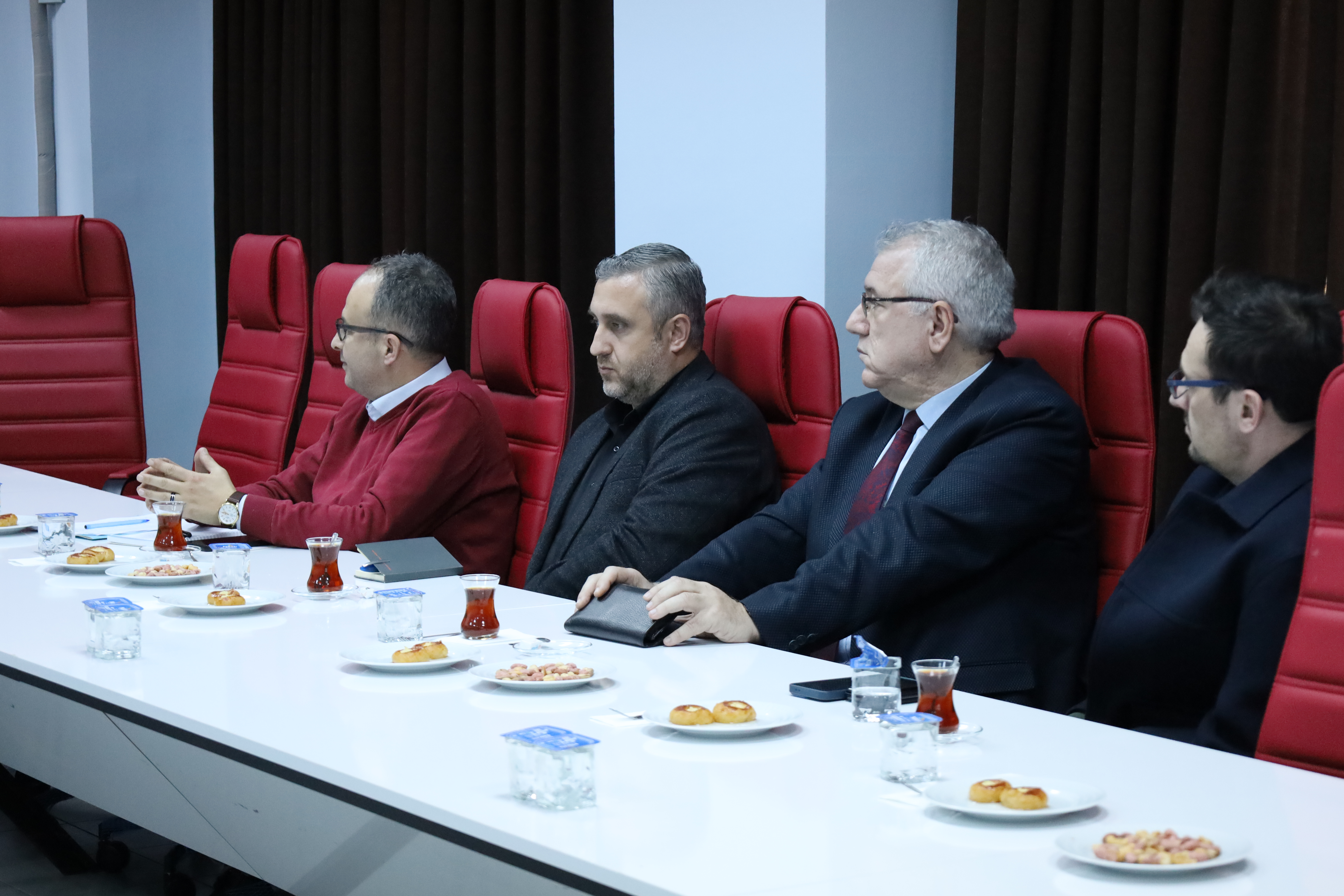 Turgutlu MYO’da Endüstri Danışma Kurulu Toplantısı Gerçekleştirildi