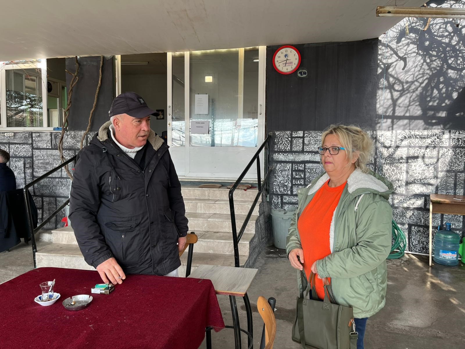 Köyün 'tek kraliçe'si: İzmir'in sıra dışı muhtarı