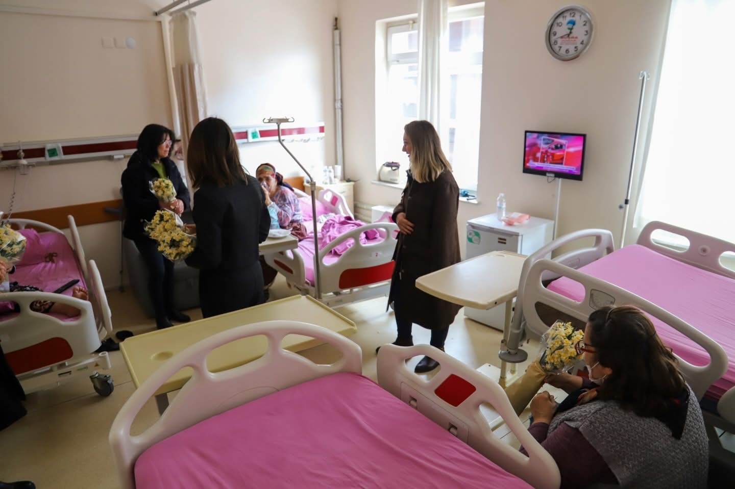 İptal edilen festivalin nergisleri hastalara moral oldu