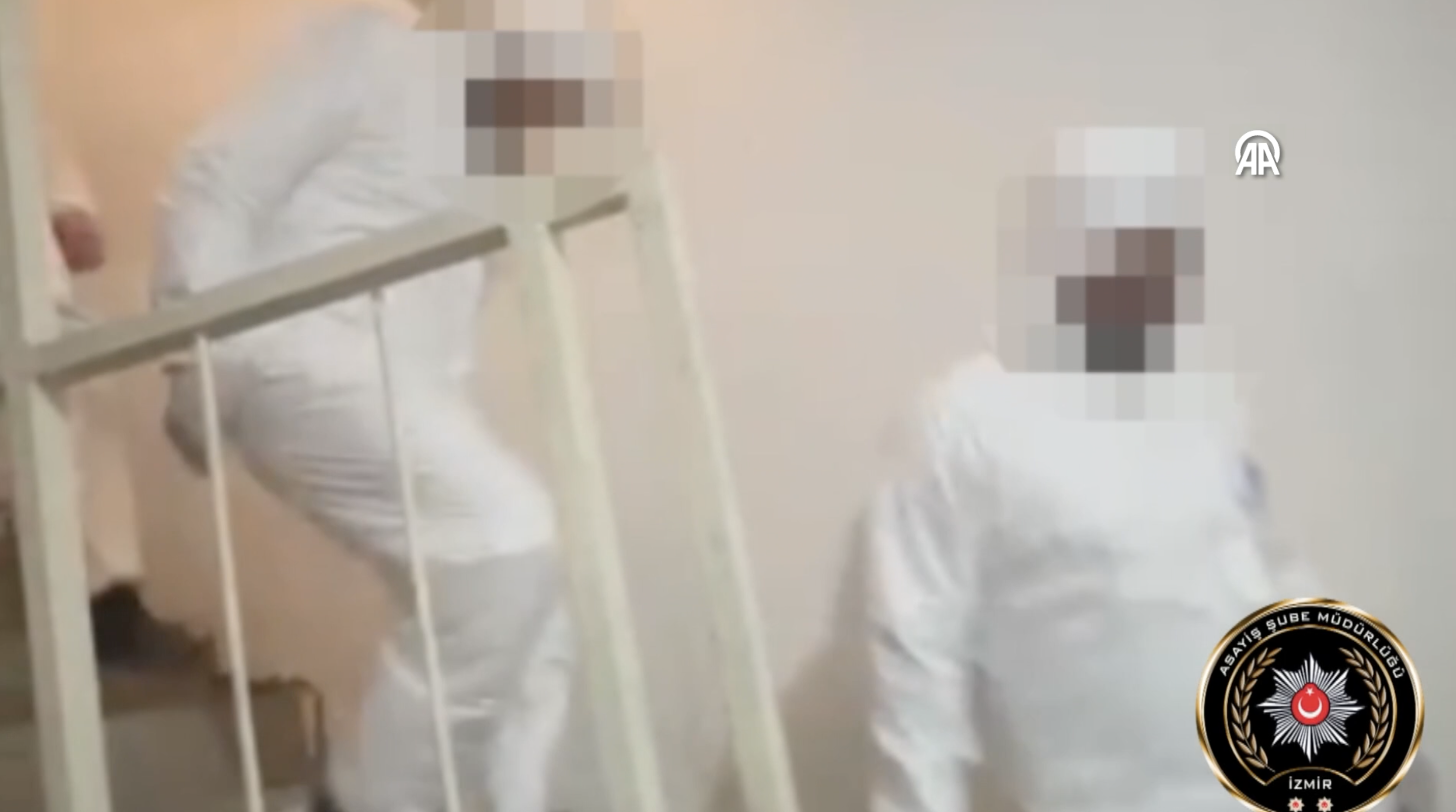 Anne cinayetini otomobile bulaşan kan lekesi aydınlattı