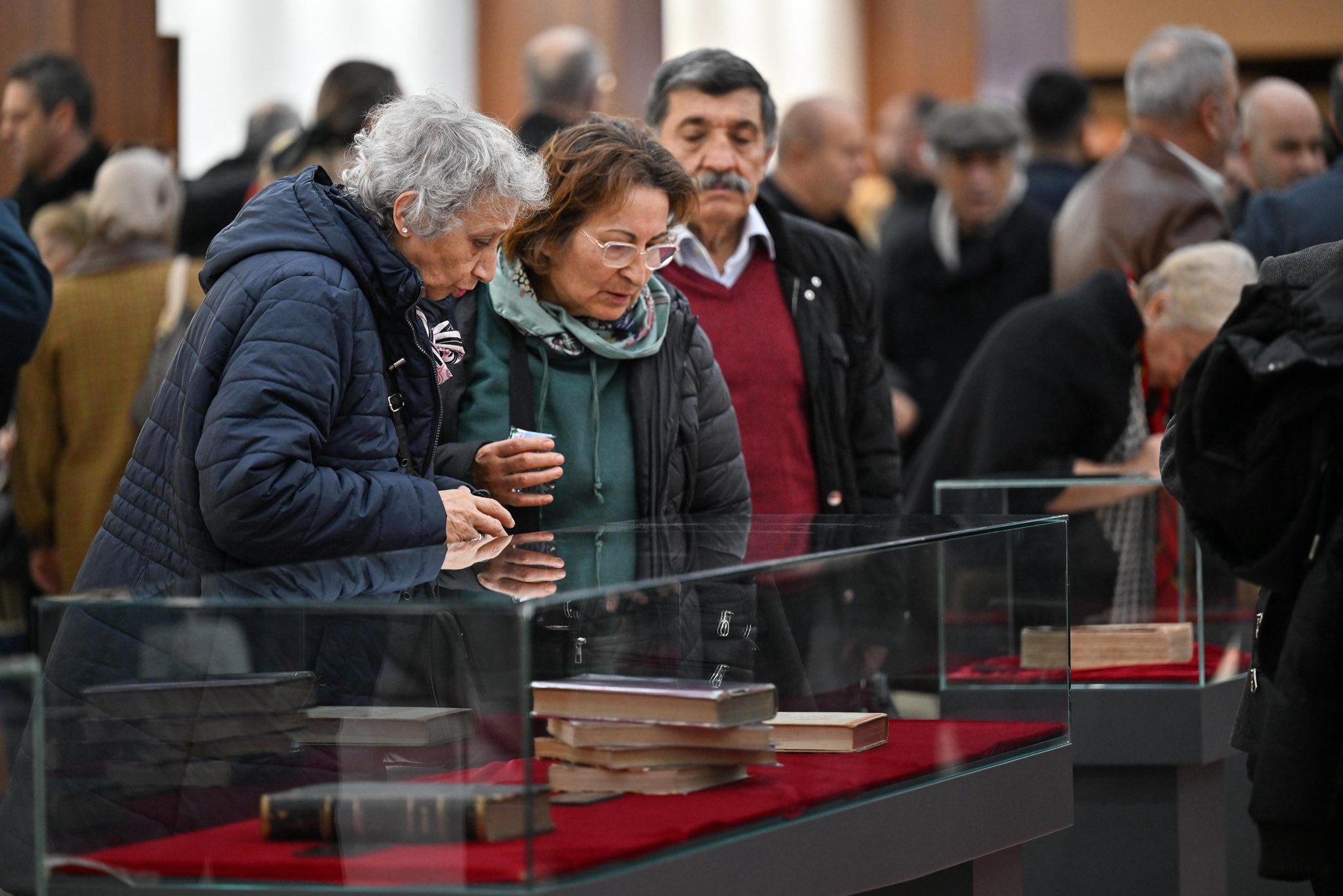 “Sarışın Bir Kurt: Mustafa Kemal Atatürk” Sergisi Manisa’da Açıldı