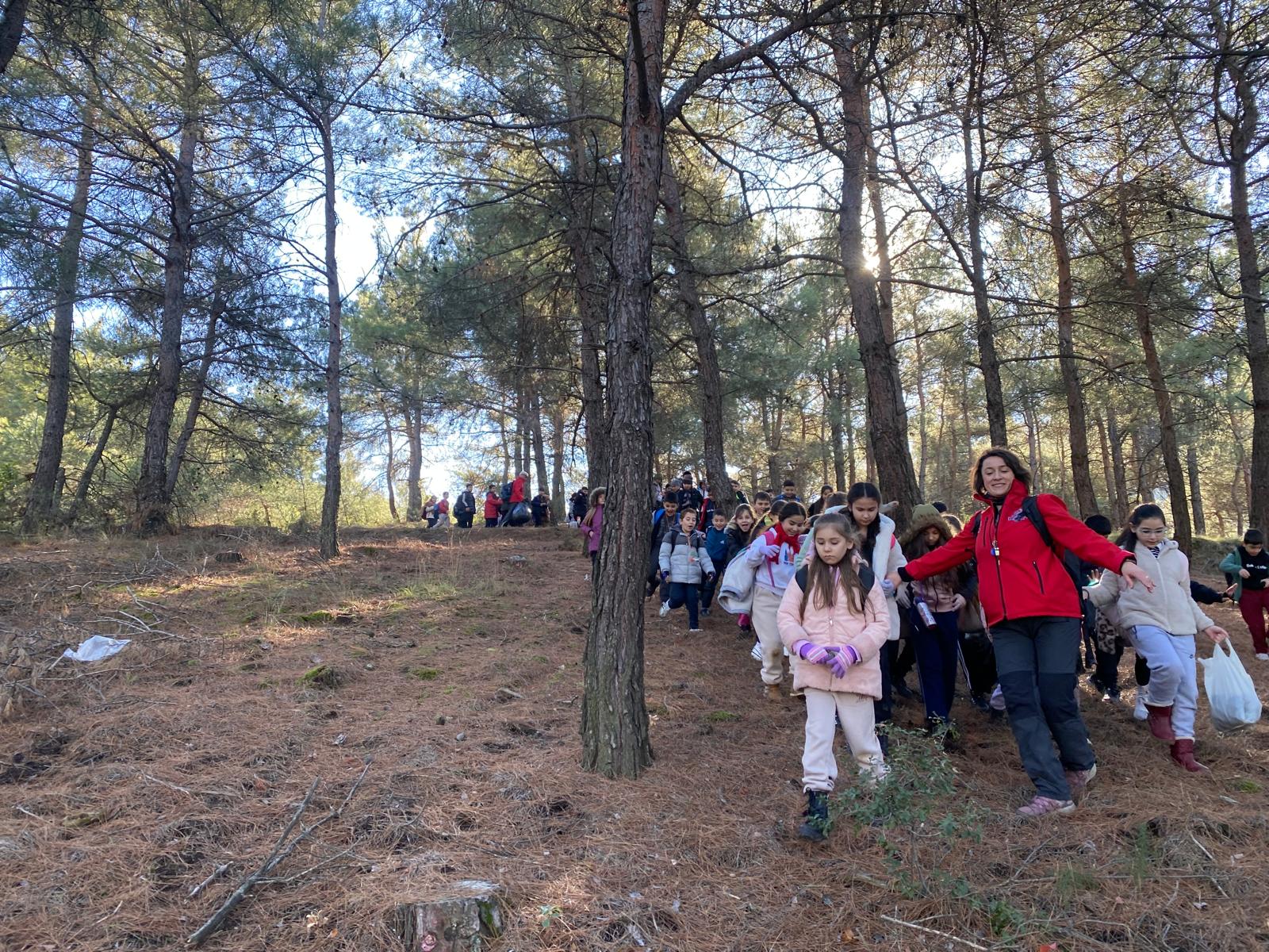 TURBELDAK Rehberliğinde 70 Öğrenci Doğanın İzini Sürdü