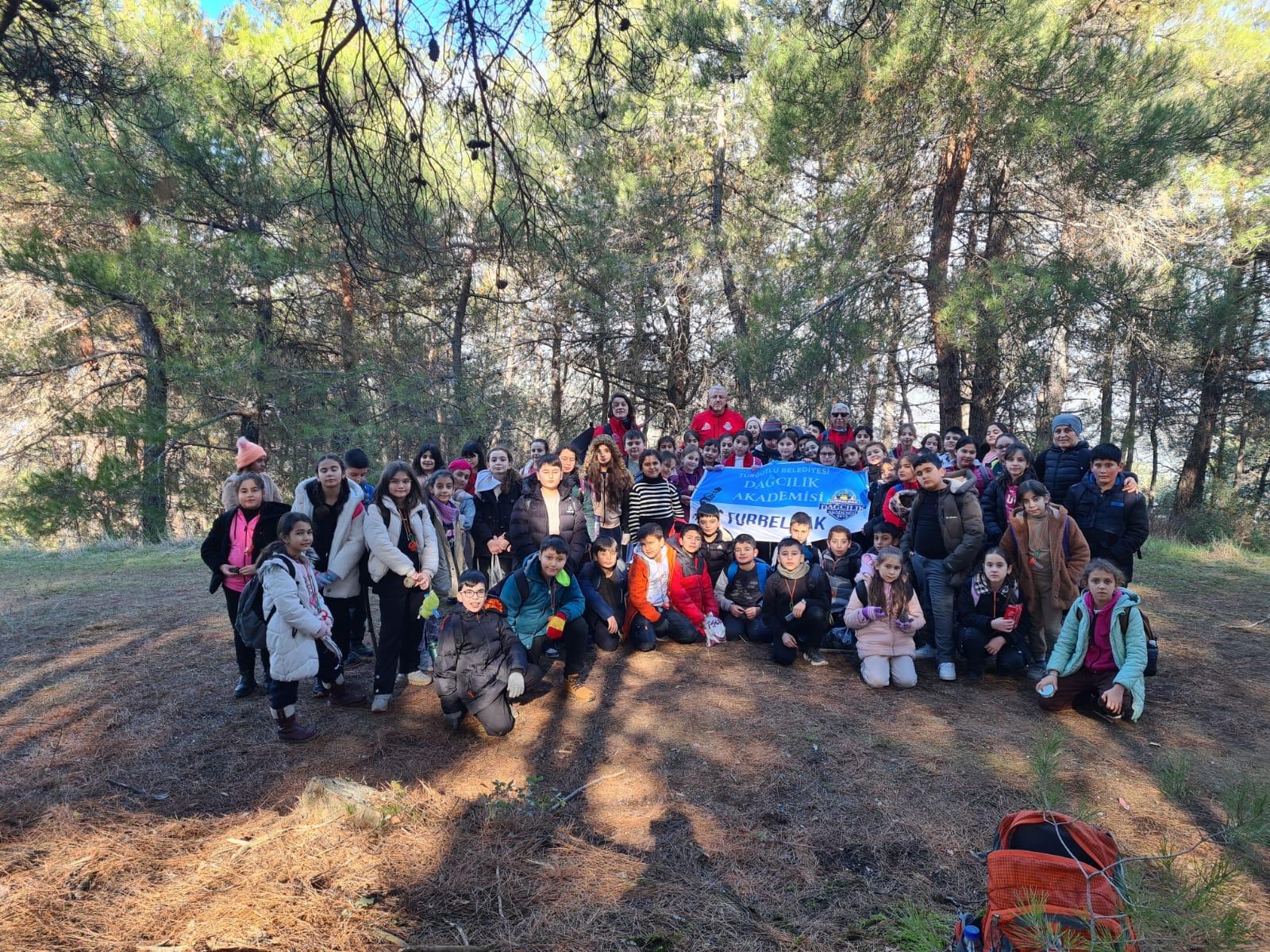 TURBELDAK Rehberliğinde 70 Öğrenci Doğanın İzini Sürdü