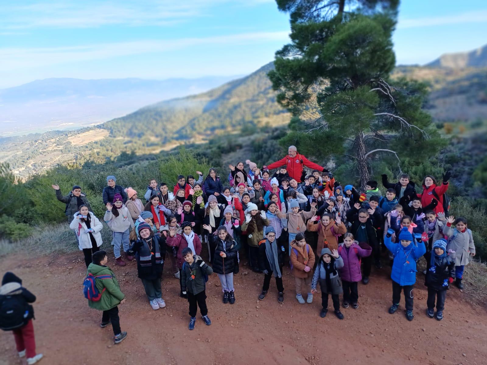 TURBELDAK Rehberliğinde 70 Öğrenci Doğanın İzini Sürdü