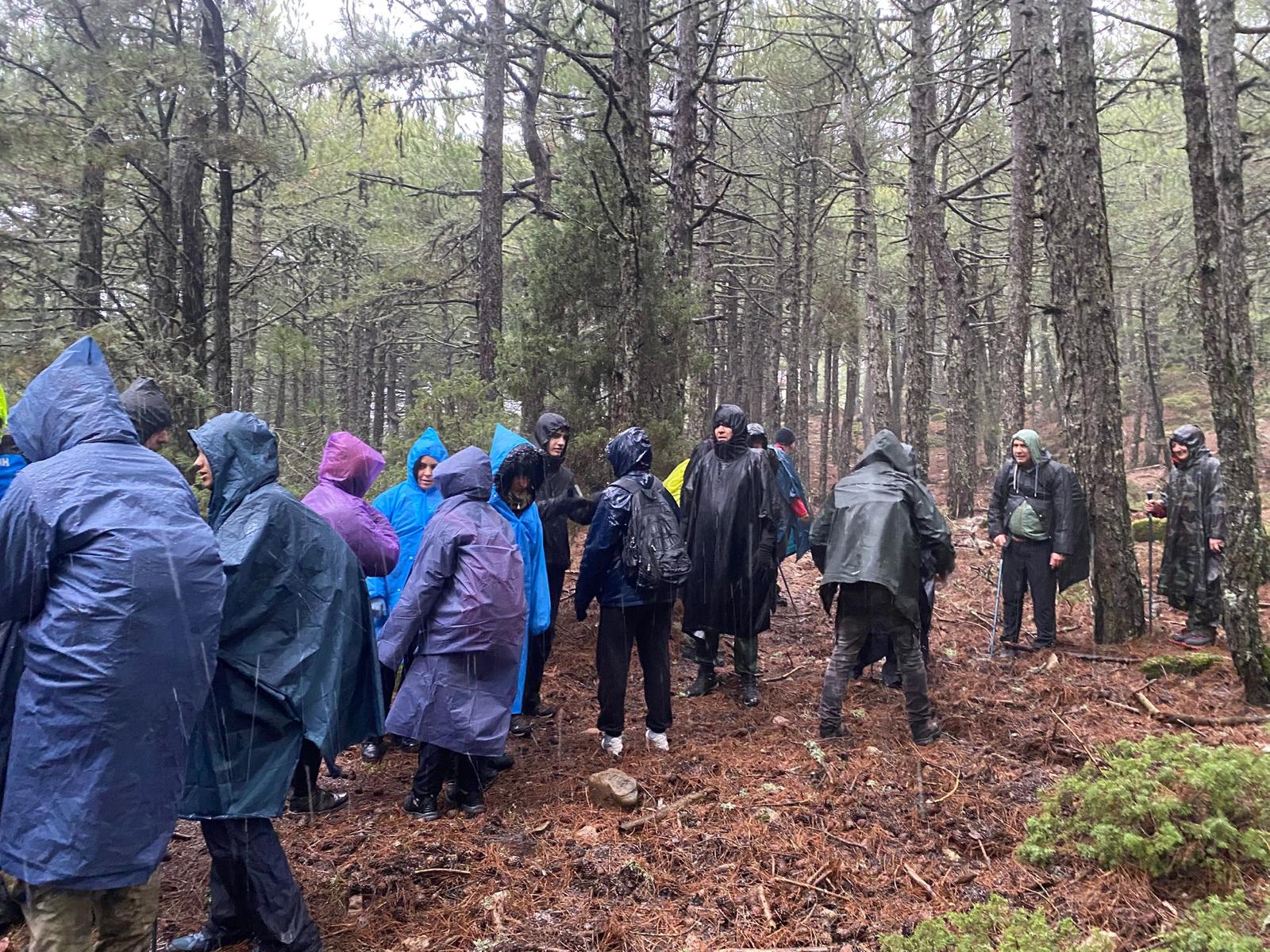 TURBELDAK Spil’de Sis ve Yağmura Rağmen Yürüdü