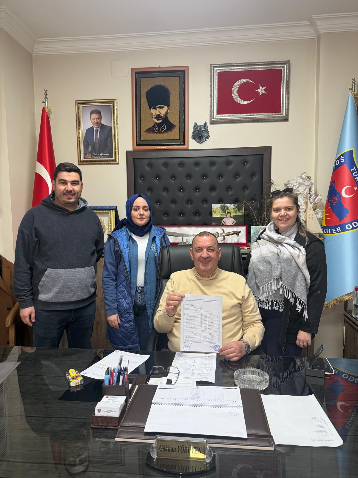 Turgutlu esnaf odalarında seçim süreci: Başkanlar mazbatayı almaya başladı