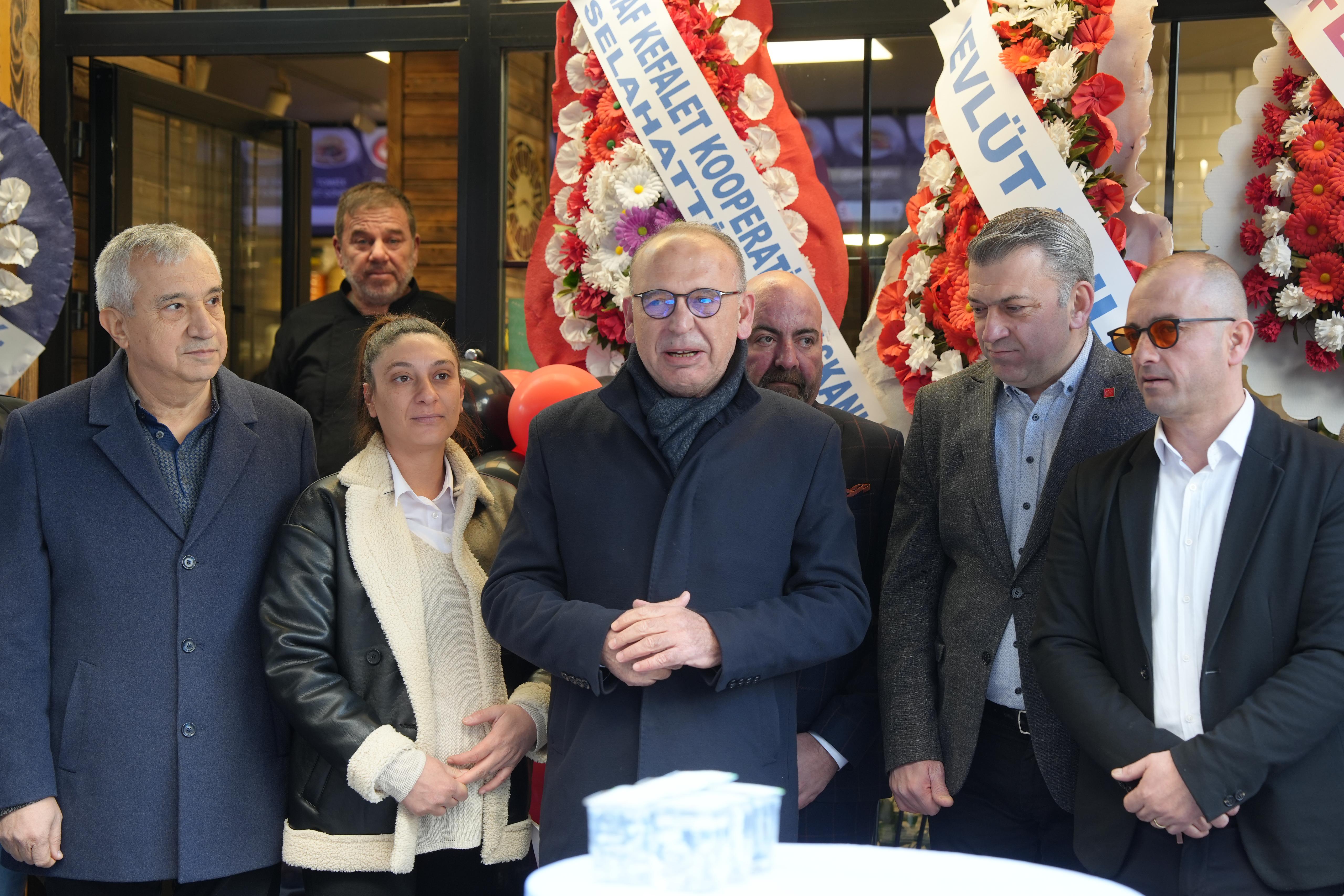 Pilav’ss yenilenen yüzüyle Turgutluluların hizmetinde