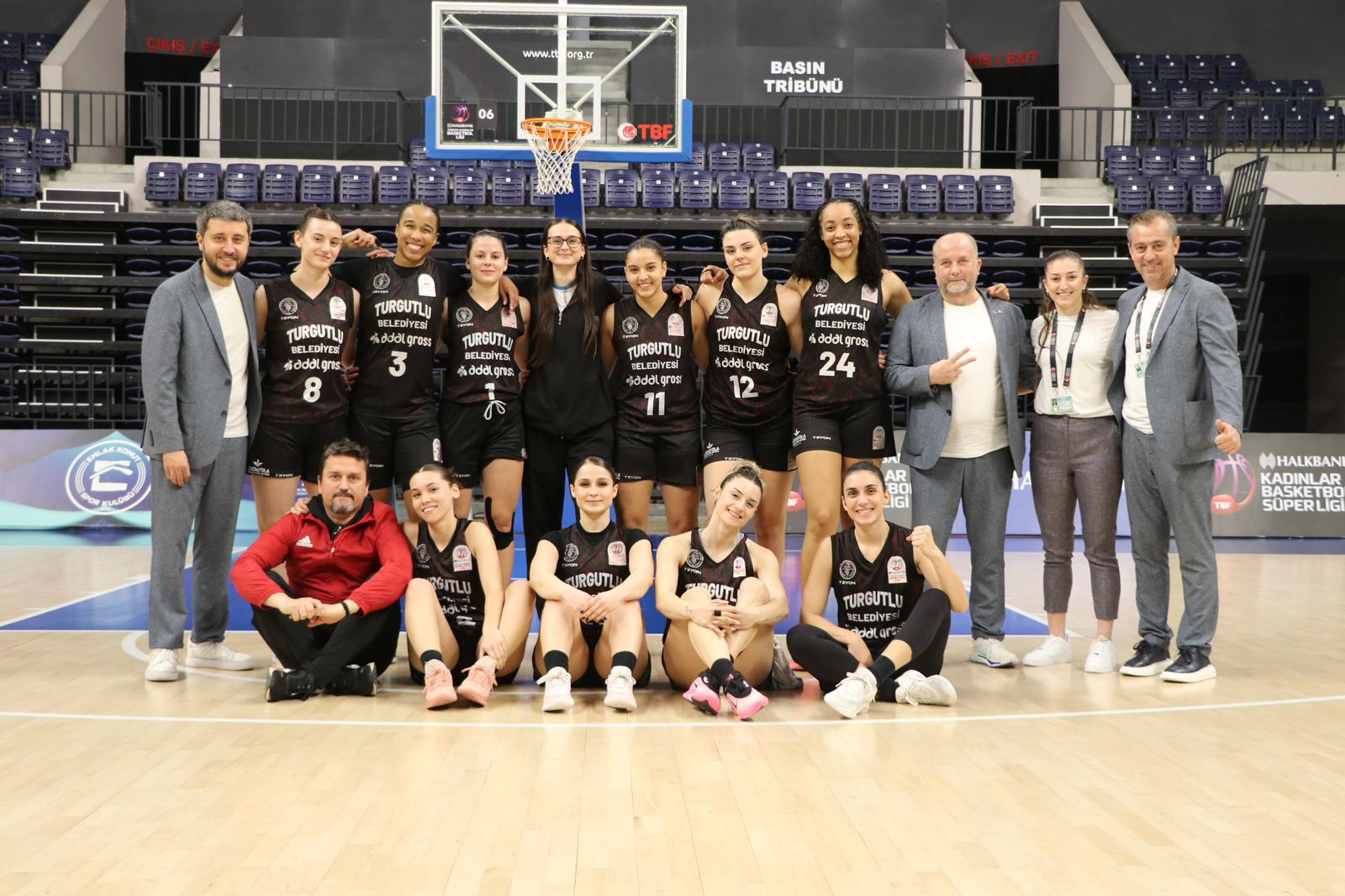 Turgutlu Belediyesi Kadın Basketbol Takımı 2'nciliğe yükseldi