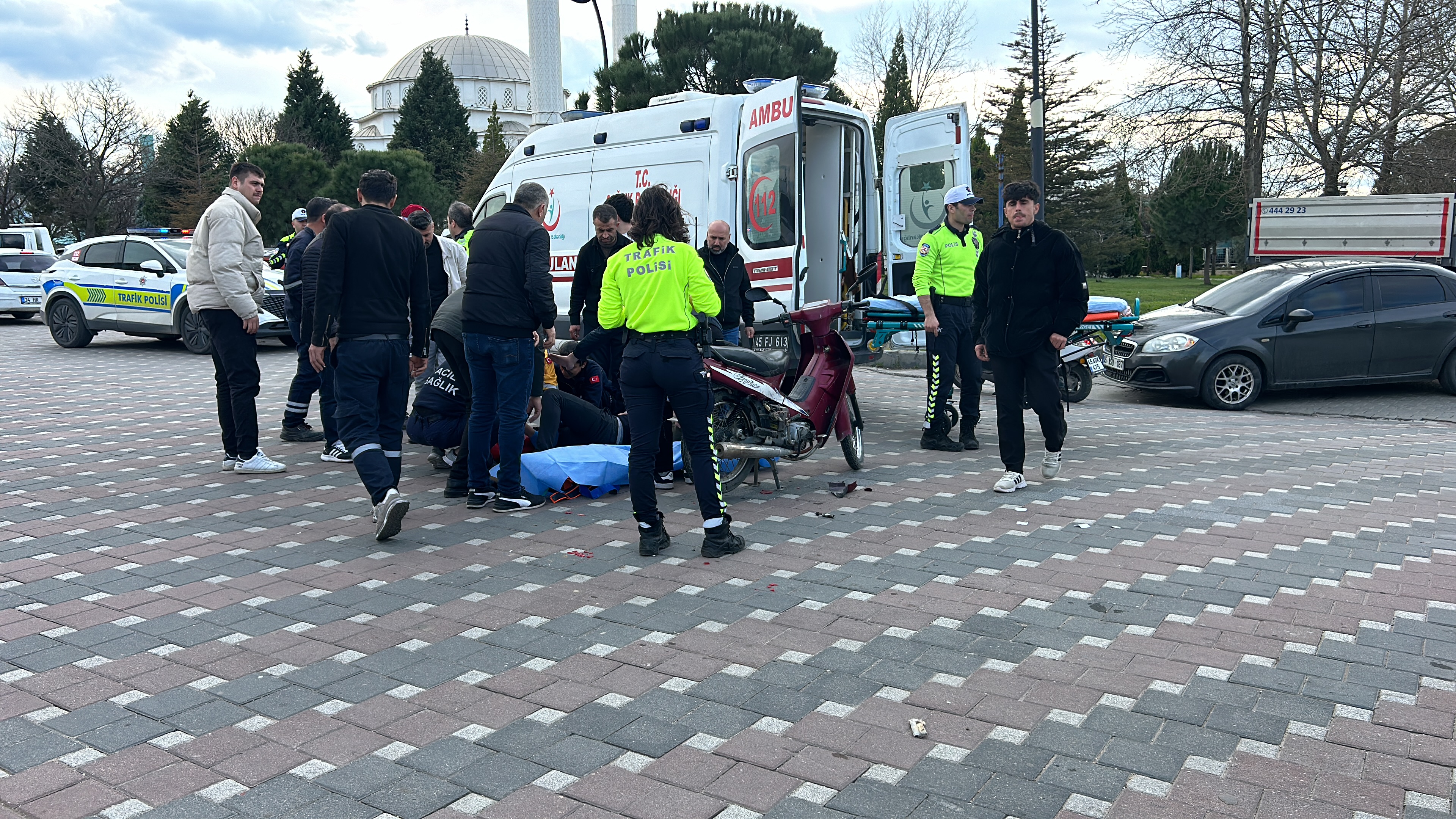 Turgutlu’da Kamyonet ile Motosiklet Çarpıştı: 1 Yaralı