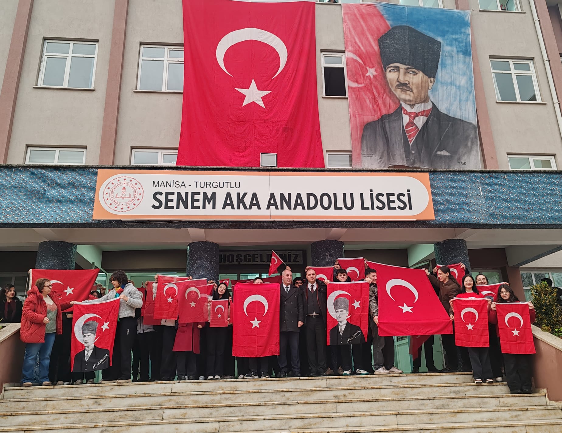Turgutlu’da ilk ders “Bayrak Sevgisi” temasıyla başladı