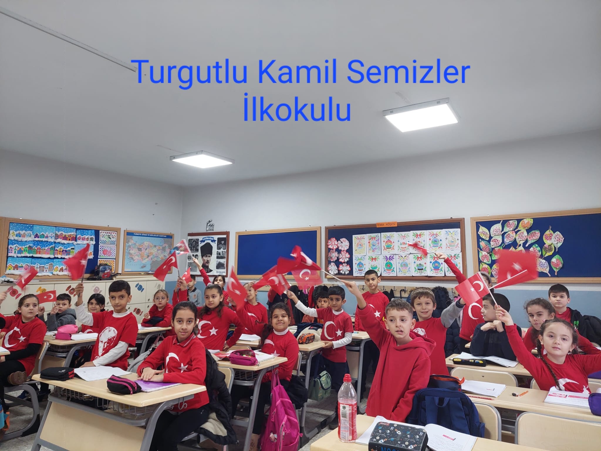 Turgutlu’da ilk ders “Bayrak Sevgisi” temasıyla başladı