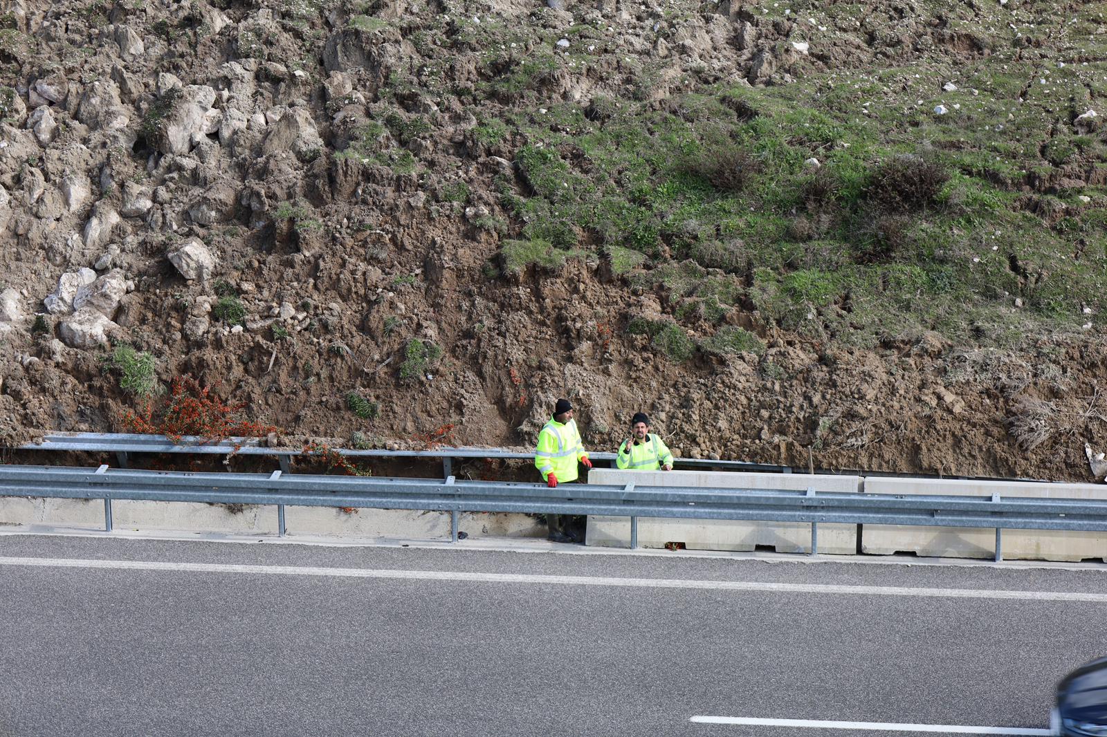 Heyelan bölgesinde hafriyat çalışmaları başladı