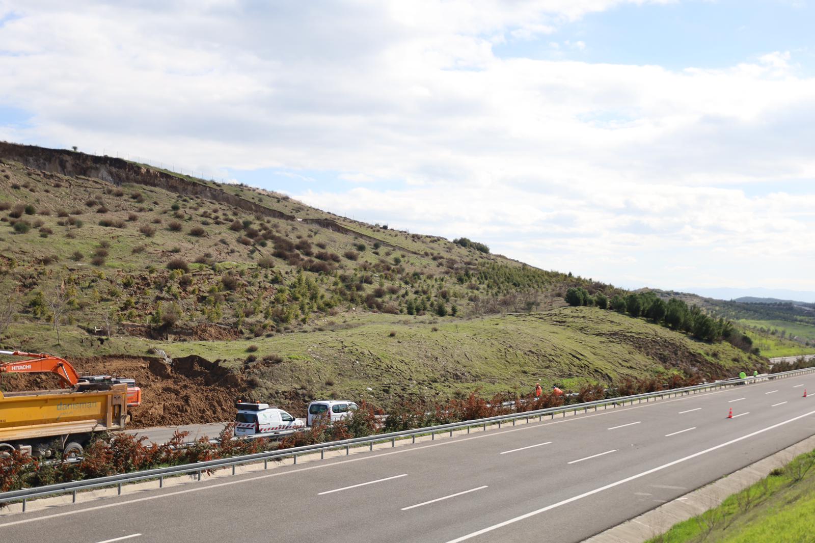 Heyelan bölgesinde hafriyat çalışmaları başladı