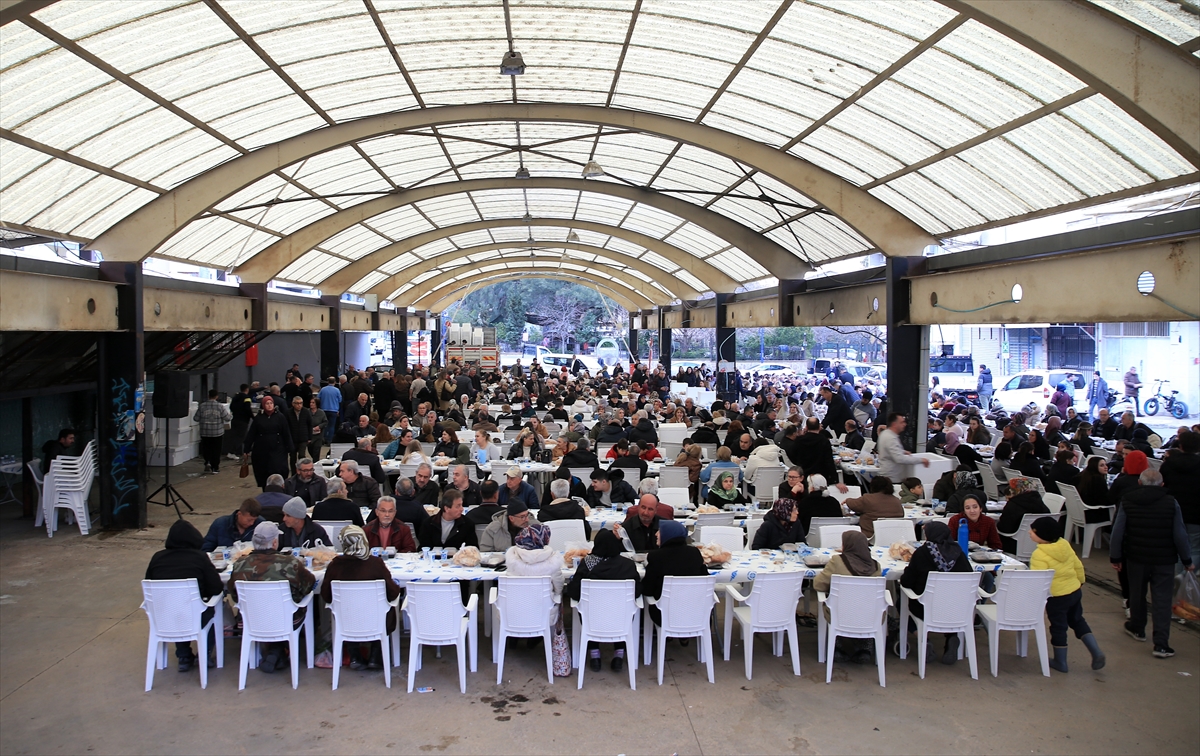 Manisa'da Kuzey Makedonya göçmenleri iftarda buluştu