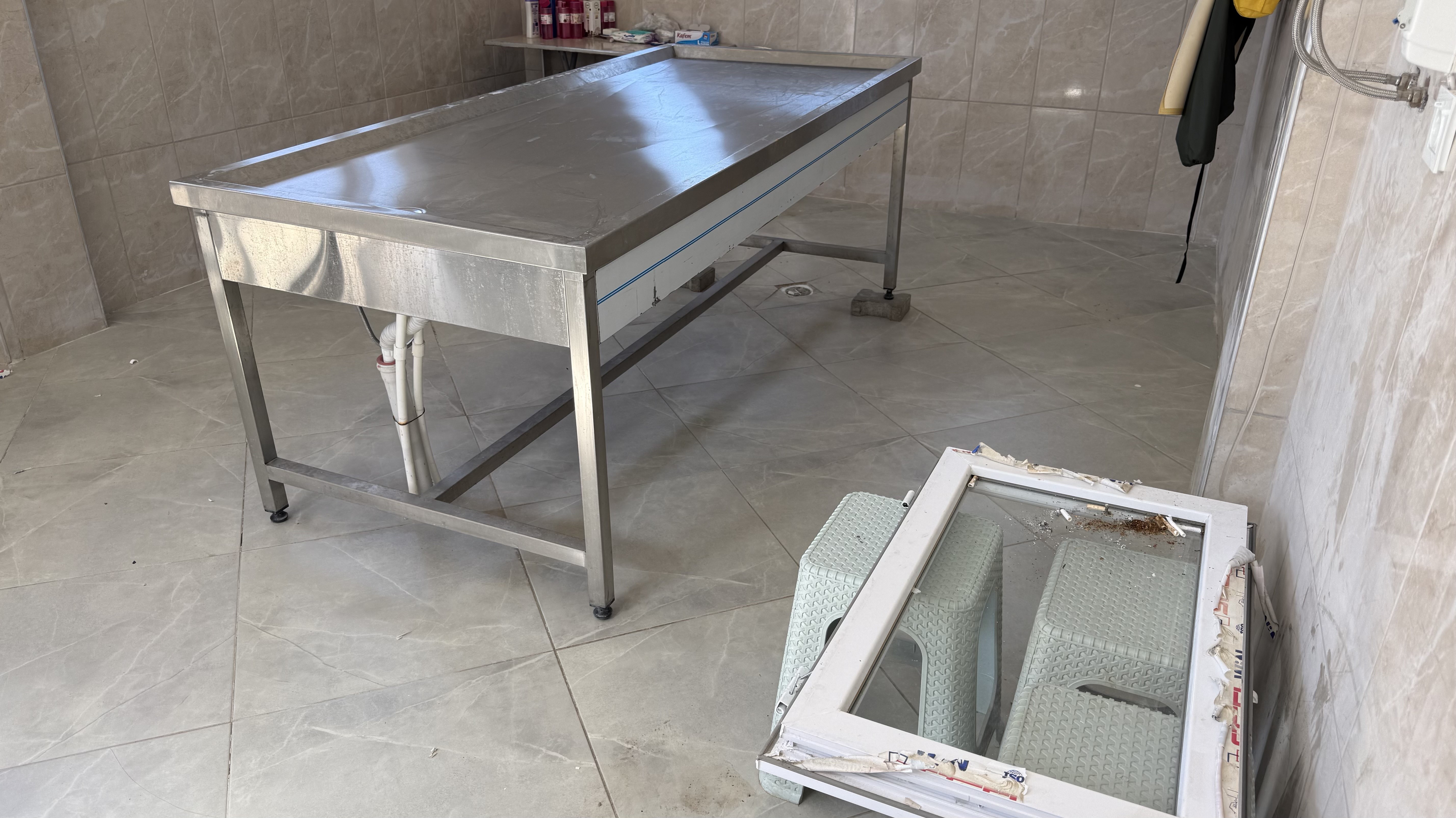 Hırsızlar bunu da yaptı: Gasilhaneden kefen çaldılar!