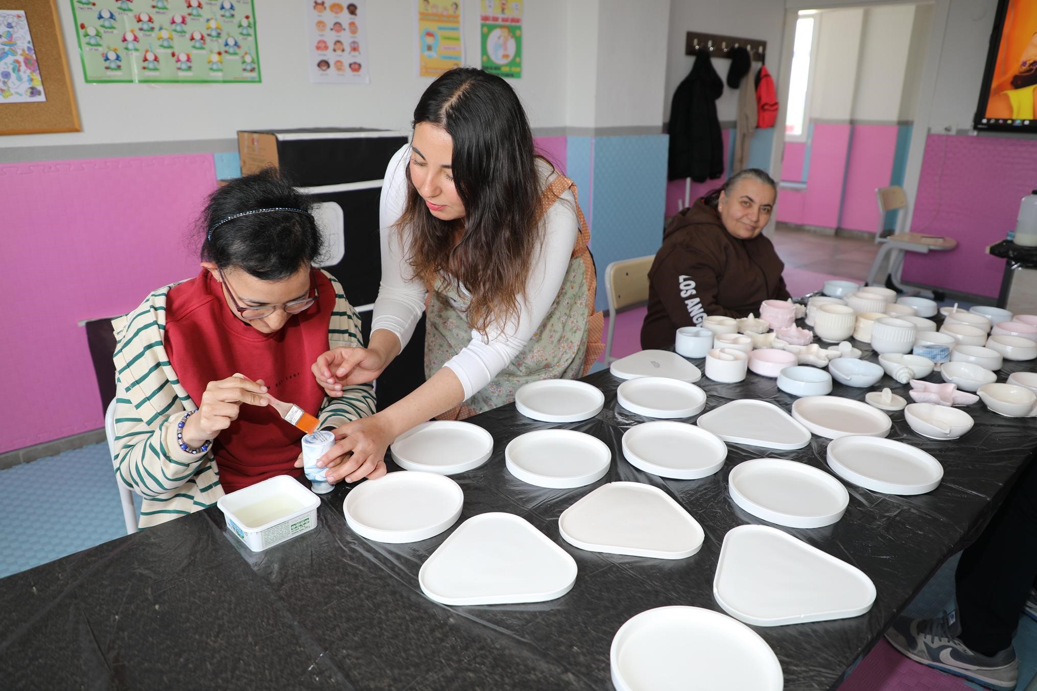 Engelsiz eller Mesir Festivali için üretiyor