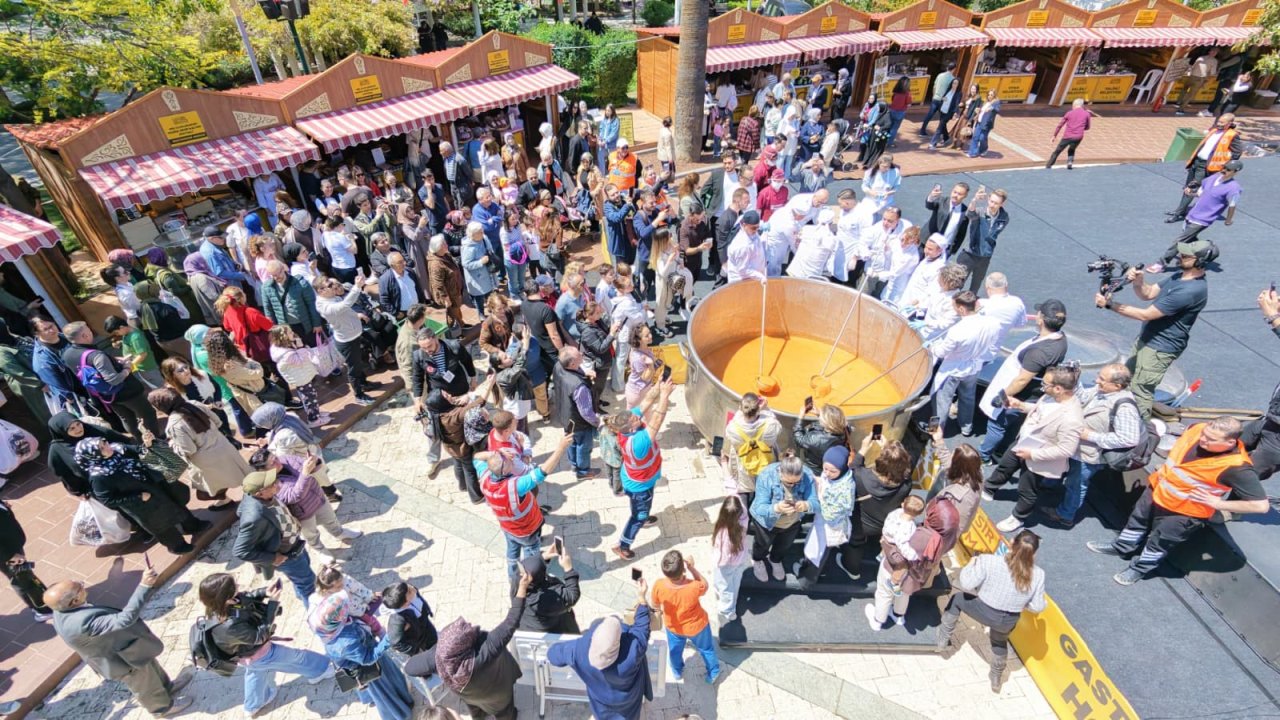 Manisa’da Dev Kazan Kaynadı: 5 Bin Kişiye Çorba Dağıtıldı