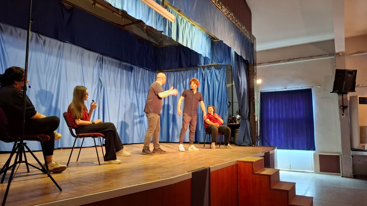 Turgutlu’da Öğrencilere "Sanatla" İletişim Dersi