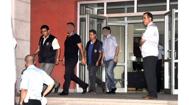Turgutlu’da 8 polis tutuklandı
