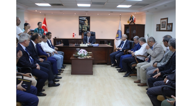 Vali Güvençer Turgutlu Belediyesi'ni ziyaret etti