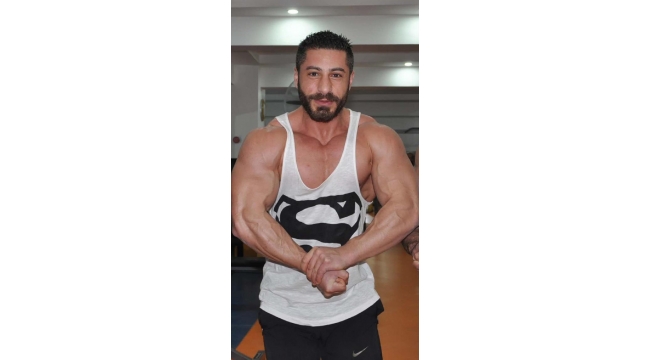 Bıçaklanan vücut geliştirme şampiyonu hayatını kaybetti