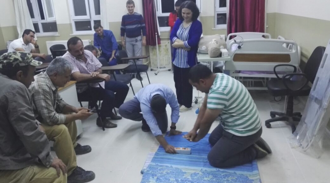 İtfaiye Personeli İlk Yardım Eğitimi Alıyor