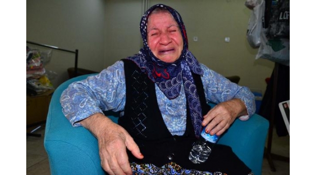 Kızının sokağa terk ettiği kadın gözyaşlarıyla huzurevine yerleştirildi