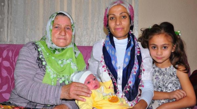 Oğlunun terkettiği gelini ve 3 torunu için yardım istedi