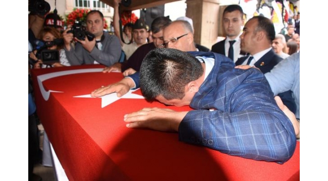 Salihli'de şehit uzman çavuş Gür'ü 8 bin kişi uğurladı