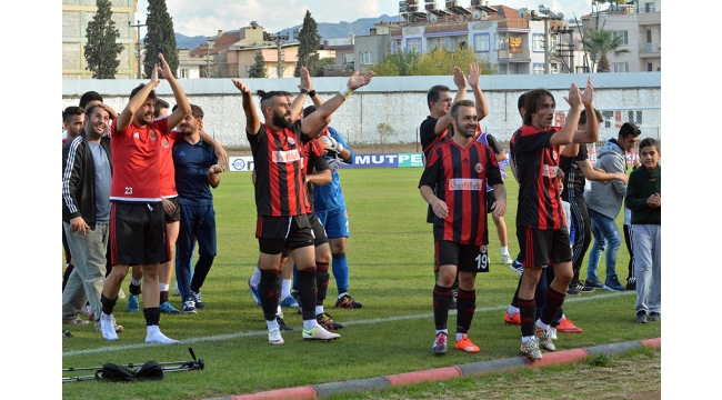Turgutluspor, lider Ayvalık'a gücünü gösterdi: 4-0