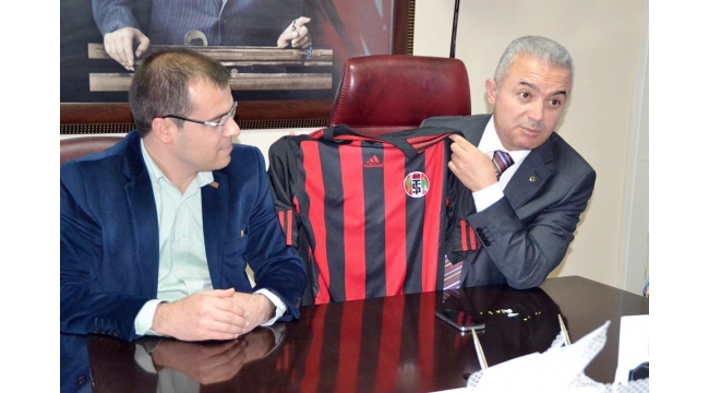 Turgutluspor taraftarlarından Kaymakam Turan’a Alaçatı’ya davet
