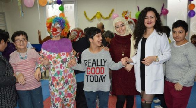 Engelilerden yeni yıla erken karşılama