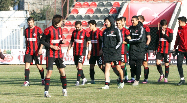 Lider Turgutluspor Erdek’i konuk ediyor