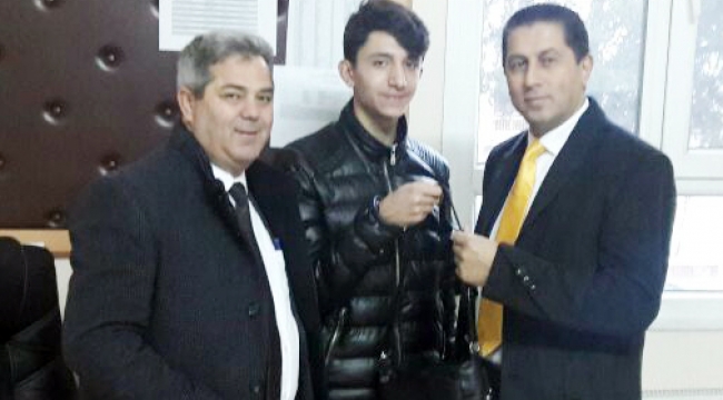 Lise öğrencisinden anlamlı davranış