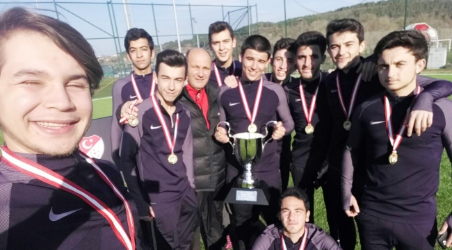 Turgutlu Lisesi, Nike Halı Saha Liginde Türkiye şampiyonu