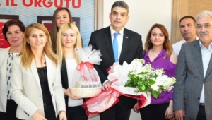 1 milyon dolar getirene vatandaşlık veriyorlar" dedi. 